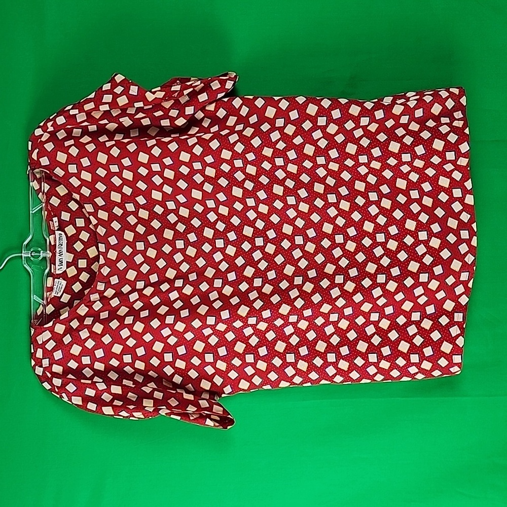 Mary Ann Restivo 100% Silk Top.☆